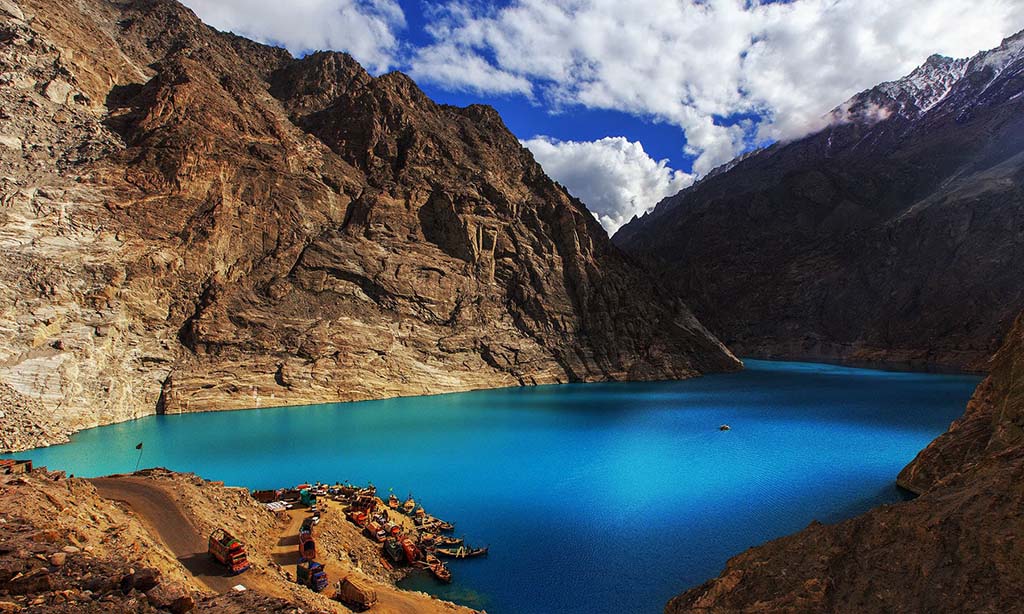 Attabad-lake-hunza-pakistan-2